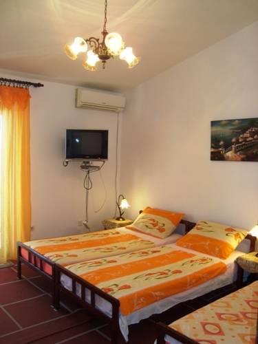 Гостевой дом Sunset Promenade Rooms