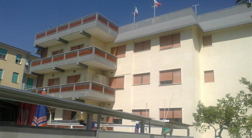 Отель Hotel Aurora