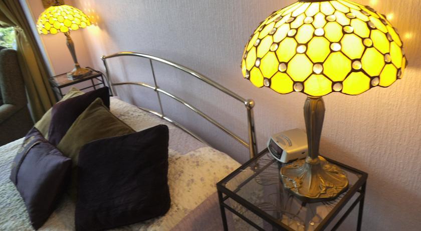 Мини-отель The Groveside Guest House