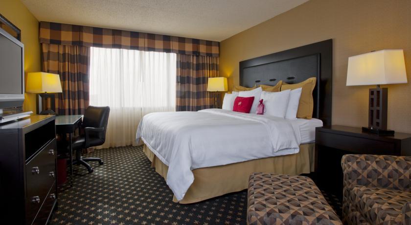 Crowne Plaza Hotel Indianapolis-Airport