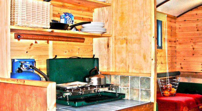 Отель Cosy Cabins