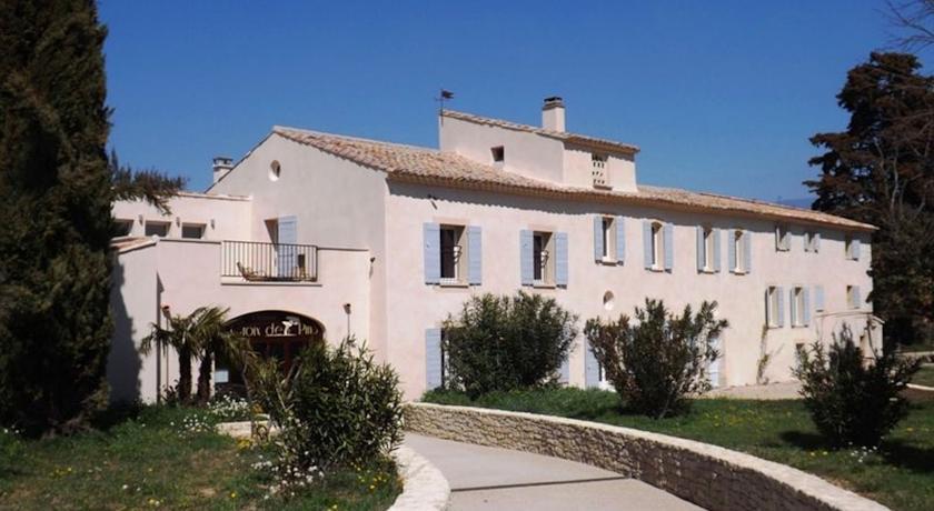 Апартаменты Château La Croix Des Pins