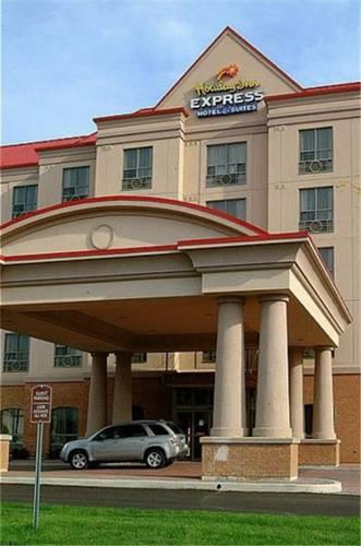Отель Holiday Inn Express Hotel & Suites MILTON