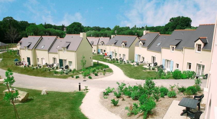 Апартаменты Holiday home Le Tronchet