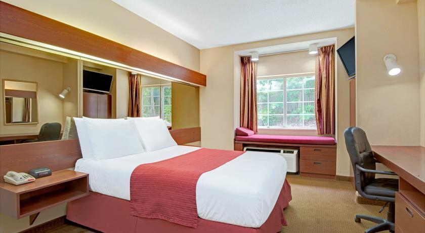 Отель Microtel Inn & Suites by Wyndham Raleigh
