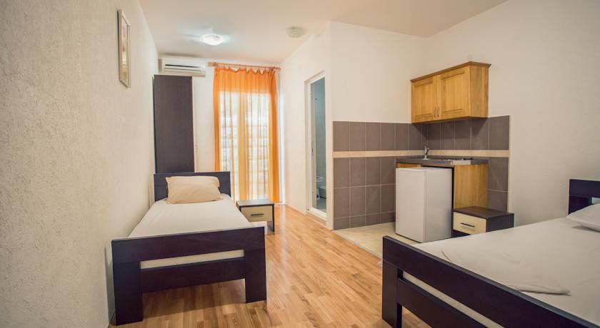 Апартаменты La Vista Apartments
