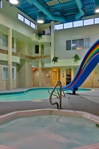 Отель Holiday Inn Express RED DEER