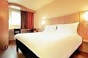 Отель Hotel Ibis Bayeux Port En Bessin