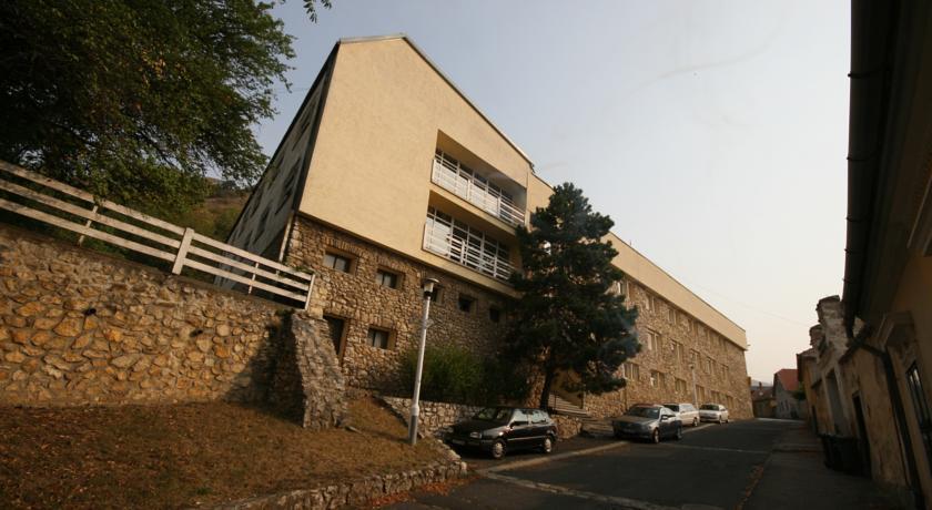 Отель Hotel Vár