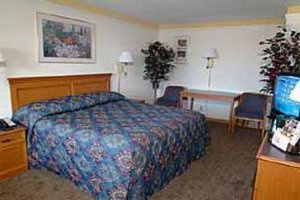 Отель Econo Lodge College Park