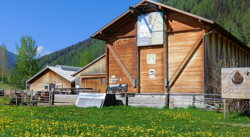 Отель Schlafen im Stroh