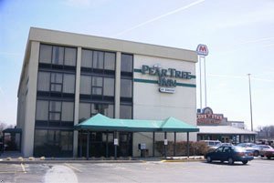 Отель Pear Tree Inn Terre Haute