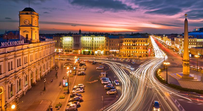 у Московского вокзала