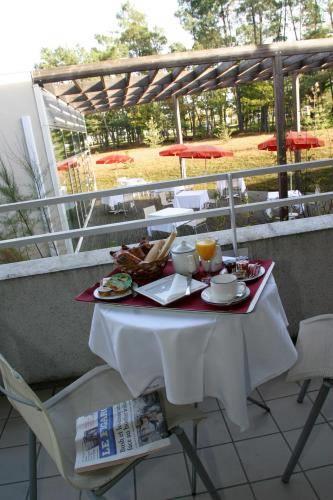 Отель Hôtel Restaurant Les Sittelles