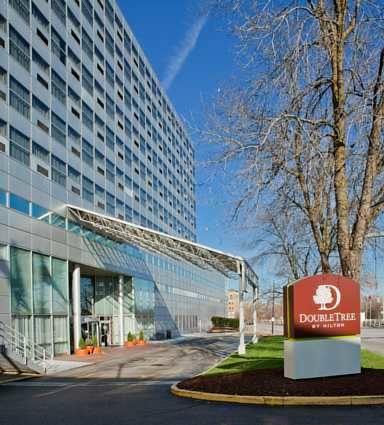 Отель DoubleTree by Hilton Hotel South Bend