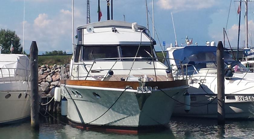 Отель B&B on Boat