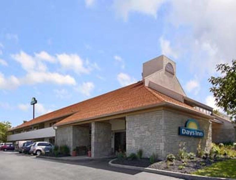 Отель Days Inn Cleveland Airport South