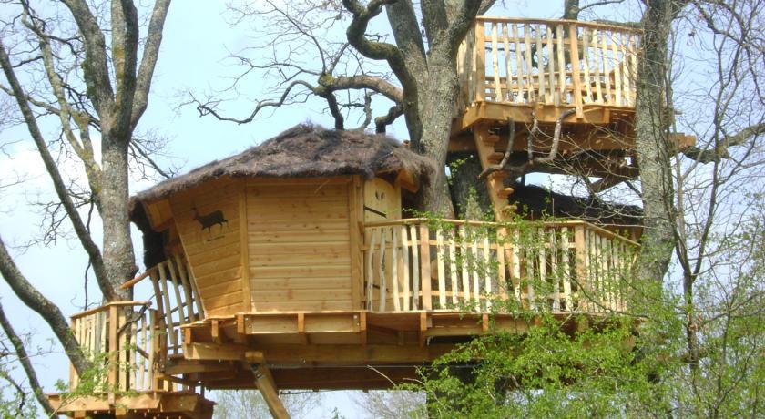 Отель Les Cabanes de Chanteclair