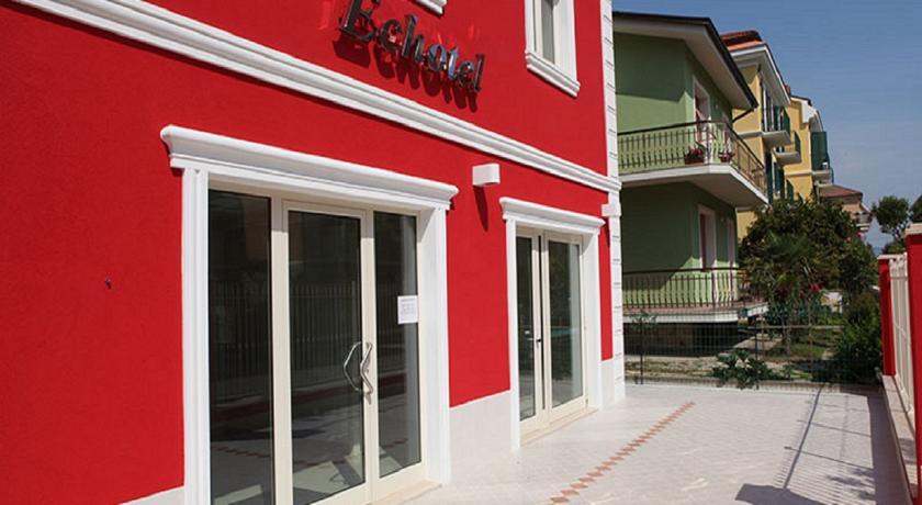 Отель Echotel