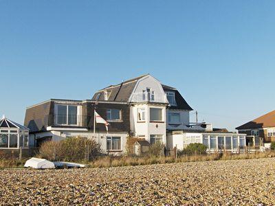 Отель 5 Coast Lodge