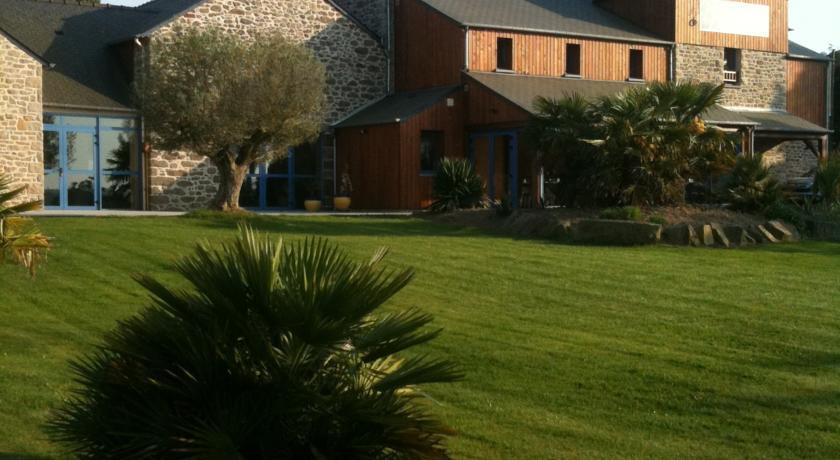 Отель Domaine de la Barbinais