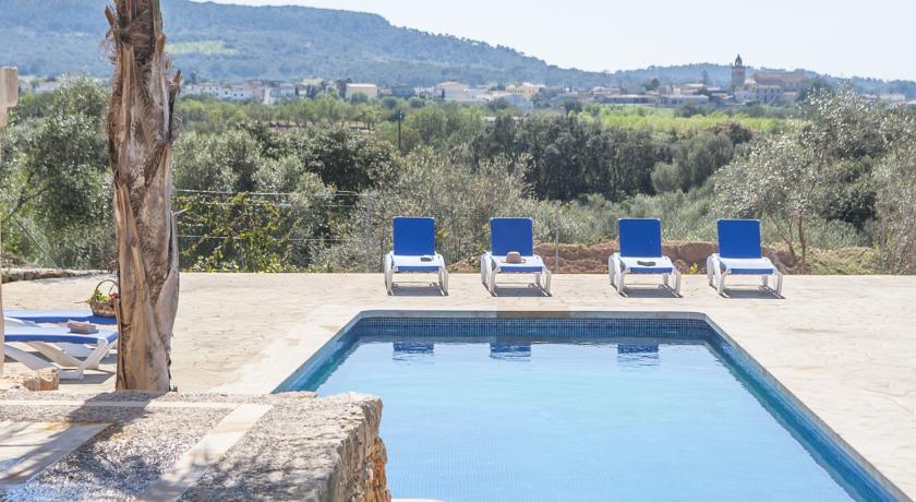 Апартаменты Oliveres