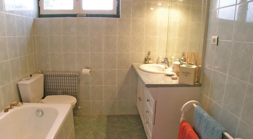 Апартаменты Holiday home Oradour Fanais 49
