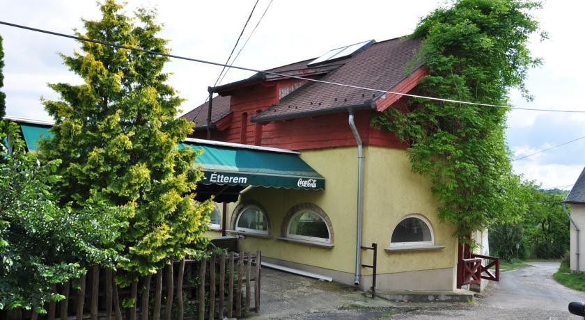 Гостевой дом Pilisi Borház-Étterem & Panzió
