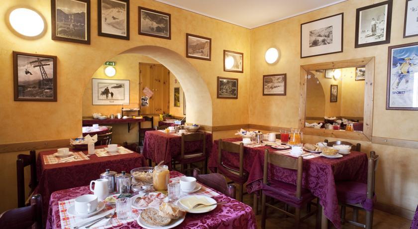 Отель Hotel La Piazzetta