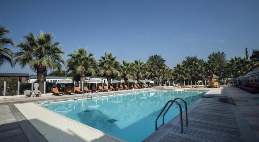 Отель Holiday Marina Resort