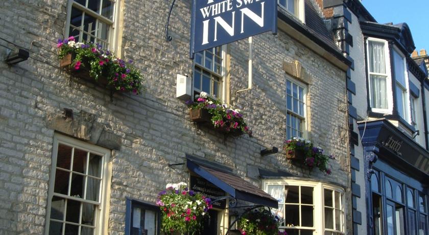 Отель The White Swan Inn