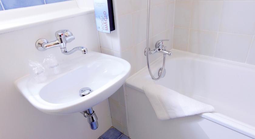 Отель Comfort Hotel Rennes Chantepie