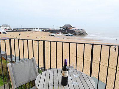 Отель Beach Side