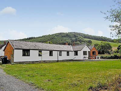 Отель Grove Sprightly Barn