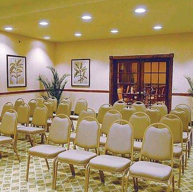 Отель Comfort Suites Bluffton