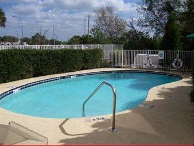 Отель Ruskin Inn Tampa-Sun City Center