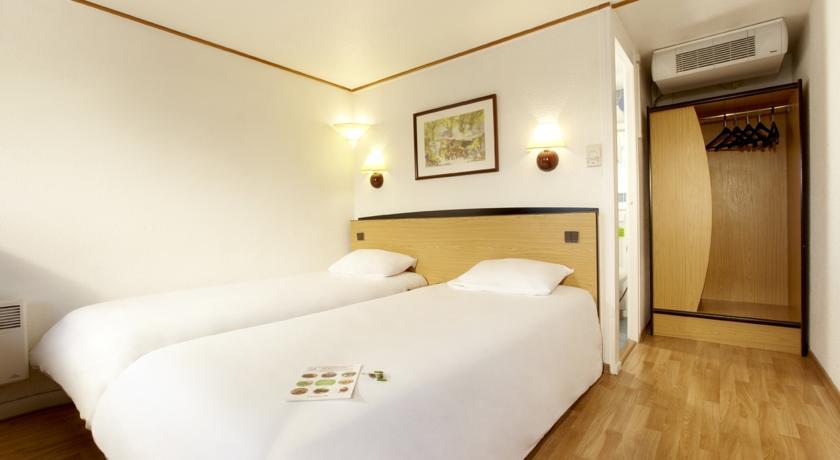 Отель Campanile Hotel Foix
