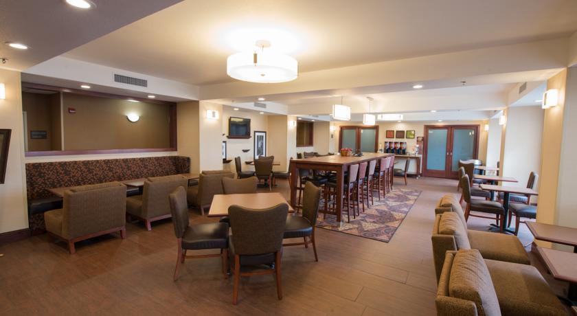 Отель Hampton Inn Bismarck