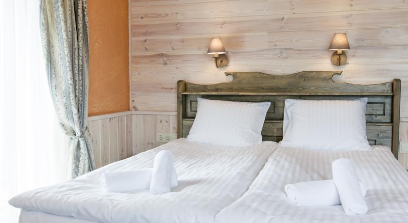 Отель Agate Hotel