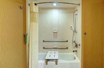 Отель Hampton Inn Chambersburg
