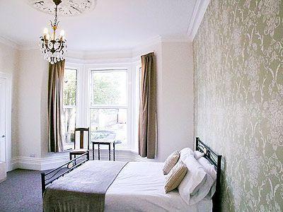 Отель Kew Lodge
