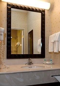 Отель SpringHill Suites Savannah Midtown