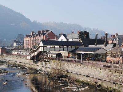 Отель Maesteg