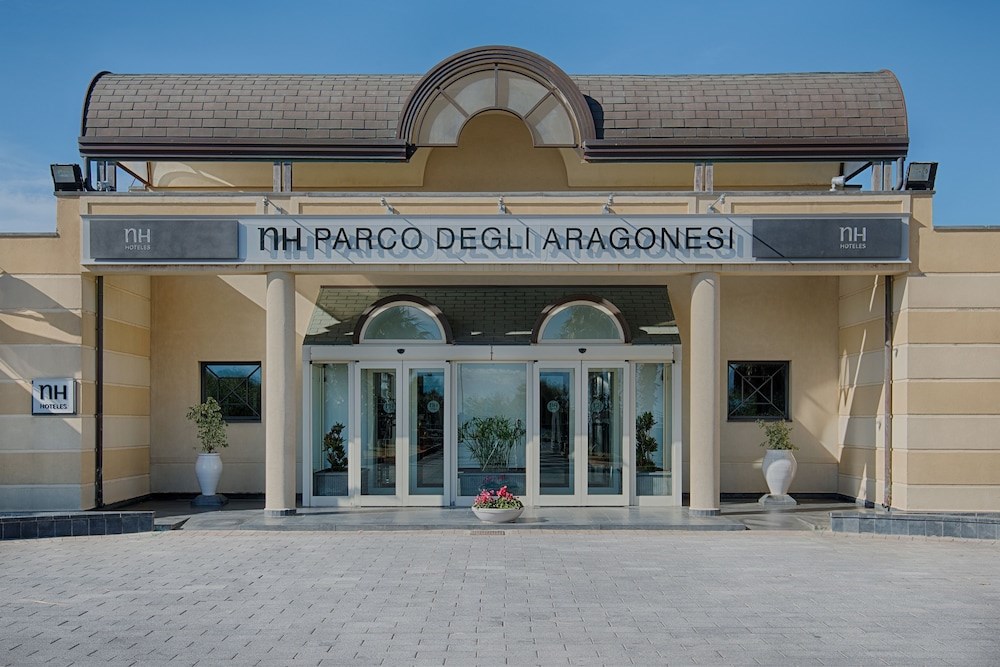 Отель NH Parco Degli Aragonesi