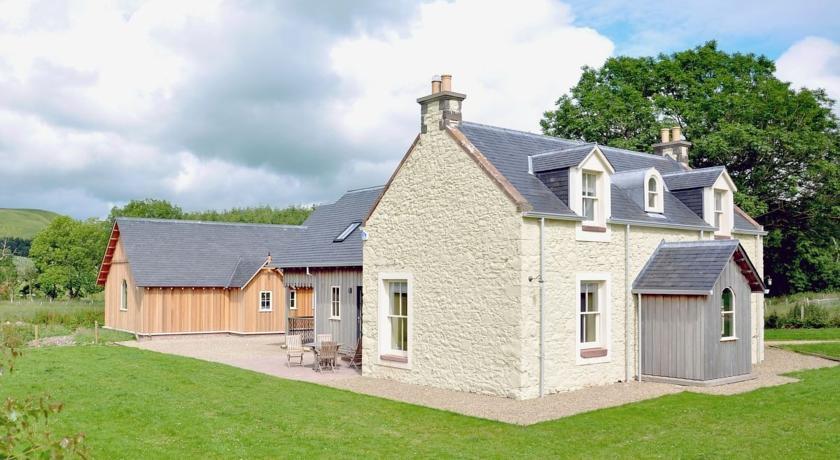 Отель Pinclantymill Cottage