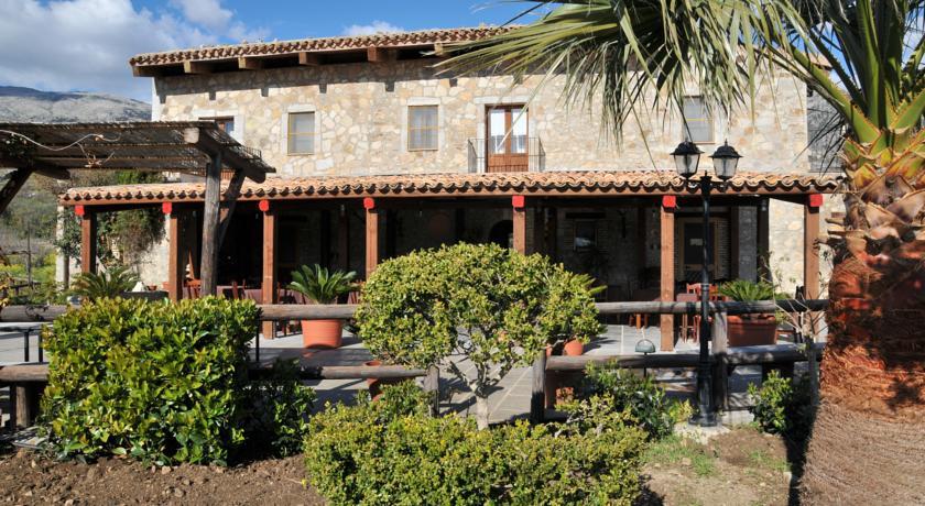 Отель Agriturismo Donna Giovanna
