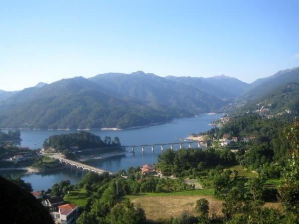 Апартаменты Campismo Rural Rio Caldo Gerês