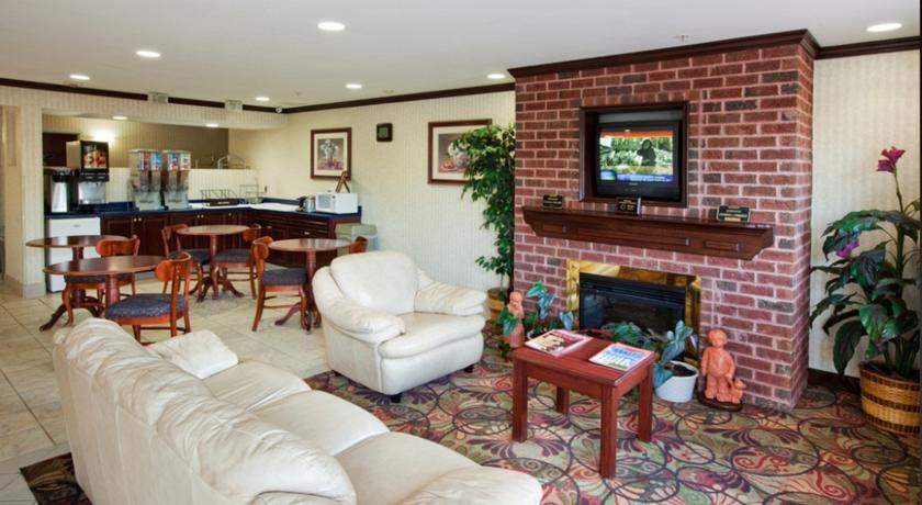 Отель Country Hearth Inn Knightdale