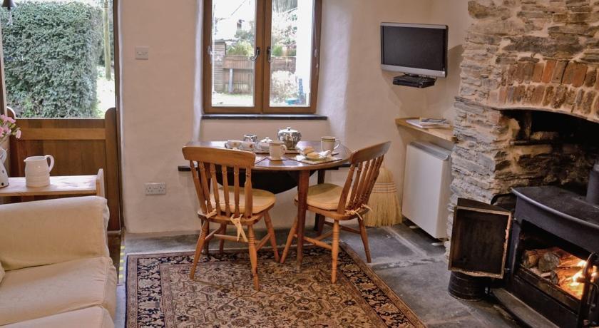 Отель The Bolt Hole