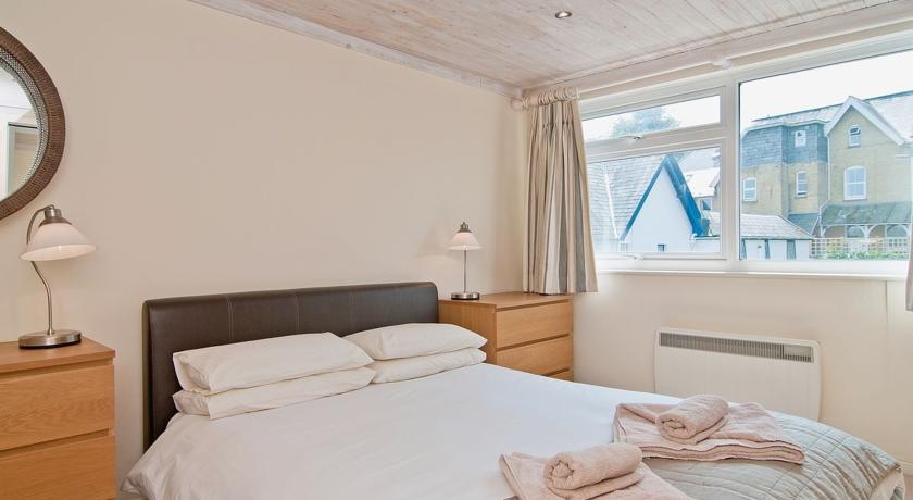 Отель Flat 6 Quay West